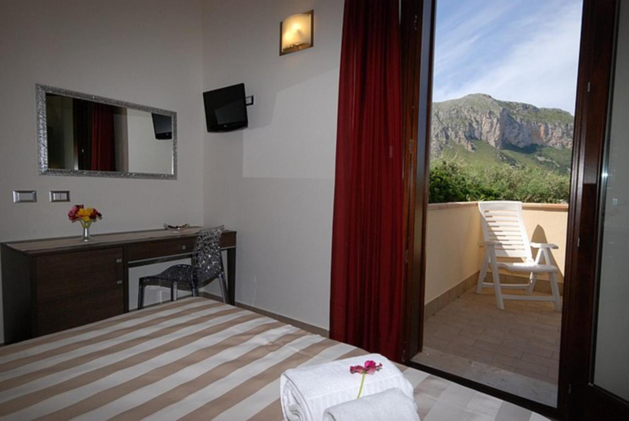 Trigrana Vacanze Hotel Castelluzzo Exterior photo